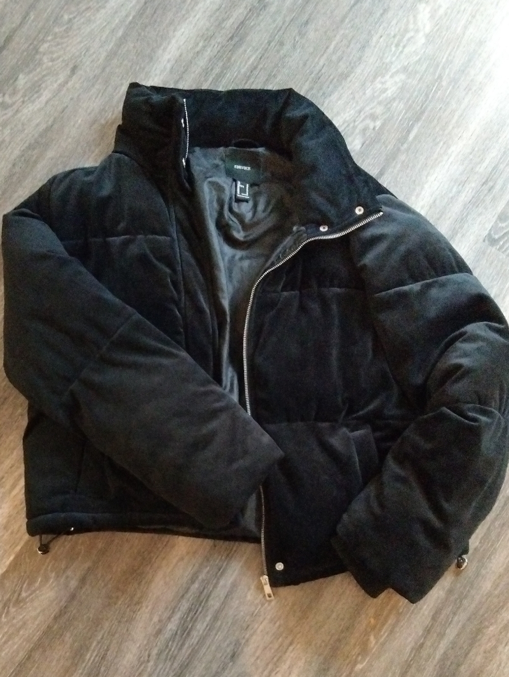FOREVER 21- Black Velour Puffer Jacket Size M